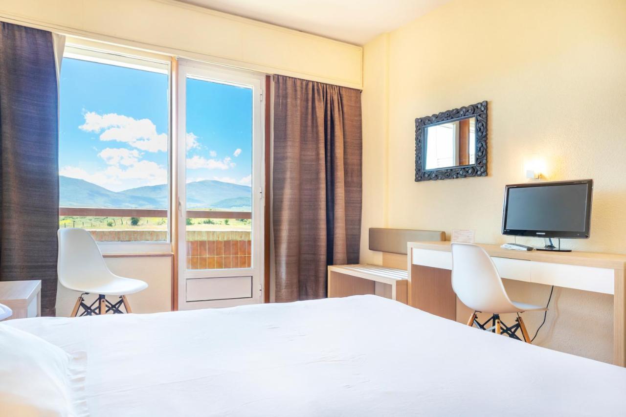 Hotel Vejo Reinosa Extérieur photo