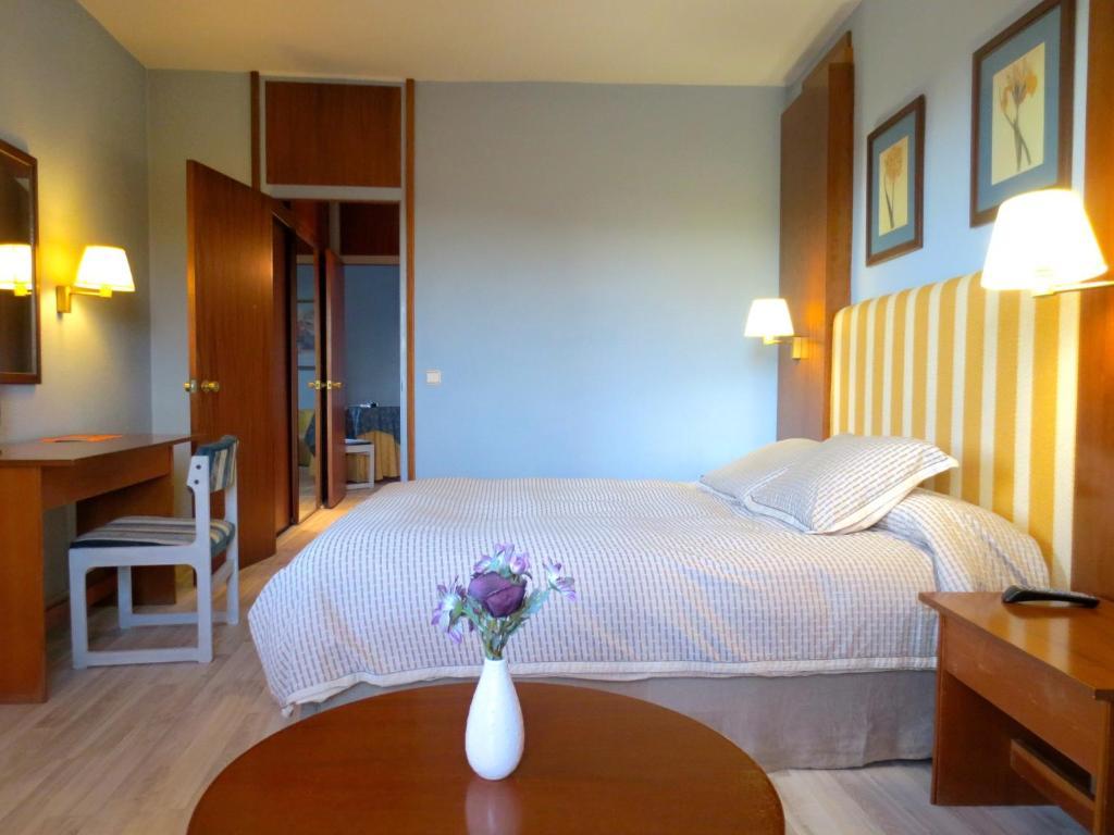 Hotel Vejo Reinosa Chambre photo